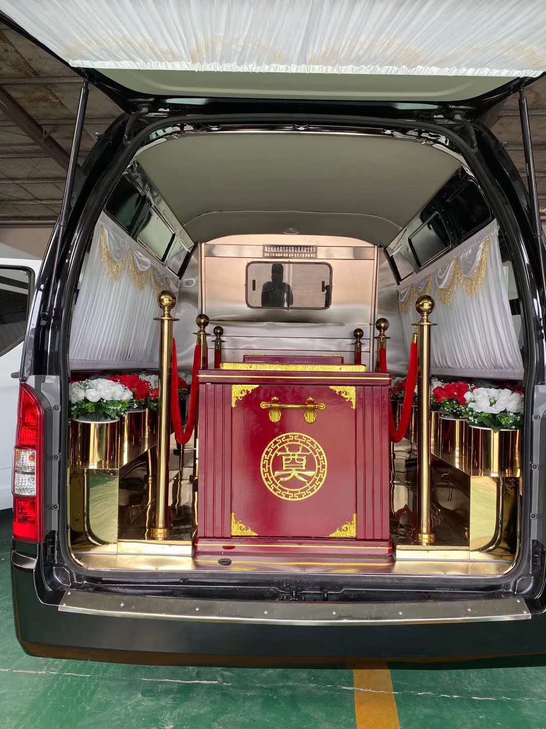 无锡灵车水晶棺出租 哪有灵车